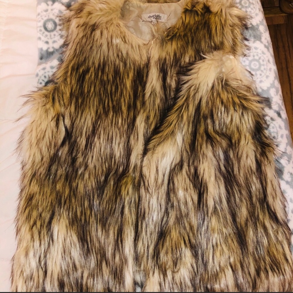 Faux fur vest 💕